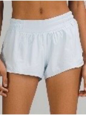 lululemon Size 4 Hotty Hot Low-Rise Lined 2.5” Powder Blue Short